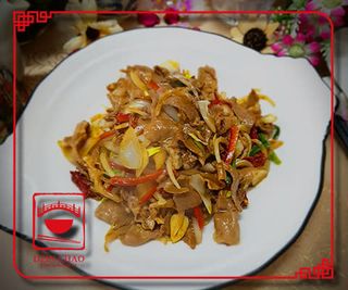 H2 ცხვრის ხორცი ხახვთან ერთად ჩაშუშული