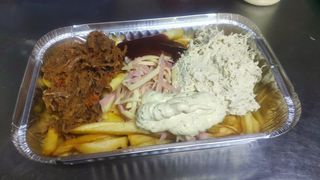 Papas Locas con pollo y mechada