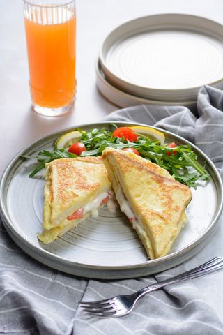 Օմլետ սաղմոնով և կրեմ չիզով