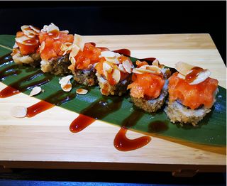 032 - Hosomaki fritto spicy sake 8 pezzi