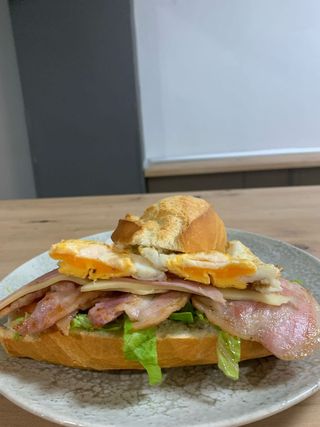 Bocadillo Cochinillo Especial