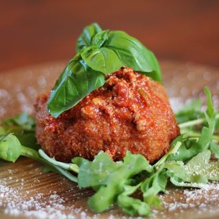 Frittatina di pasta con ragù di cinghiale