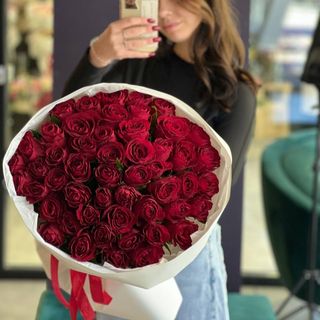 51 червона троянда