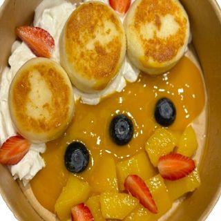 Сырники с обжаренным манго