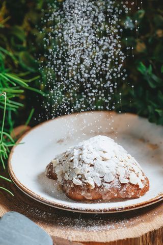 Круассан миндальный