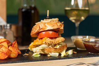 Burger SMALL Tinecz CRISPY!