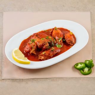 Aripioare cu sos picant de rosii