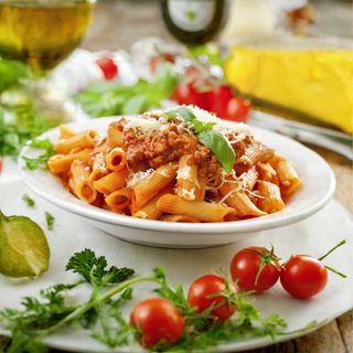 SPAGHETTI CU SOS BOLOGNESE