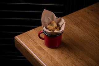 Мідії фрі з соусом Цезар (100/30г)