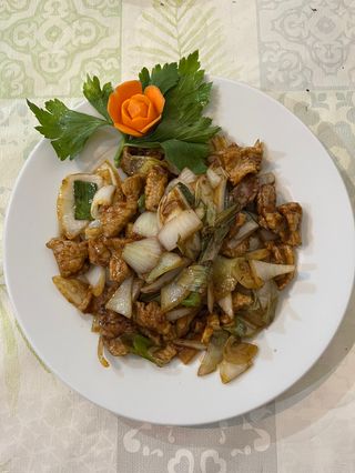 Cerdo con Cebollitas