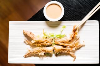 SOTF SHELL CRAB EN TEMPURA