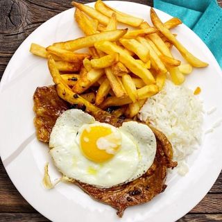 Bitoque/ Bife with egg prato