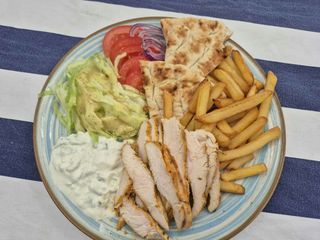 Talerz kurczak (z dodatkową sałatką grecką)