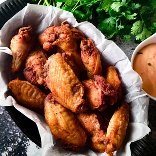 Alitas Fritas Con Patatas (5 Uds.)