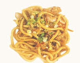 8. Udon Frito Con Pollo