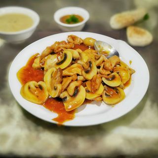 Pollo Con Champiñón