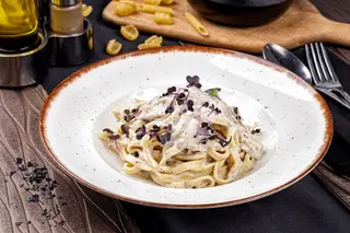 Tagliatelle cu trufe si sos cremos de parmezan