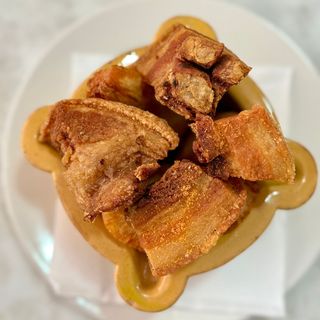Chicharrón Con Yuca Frita