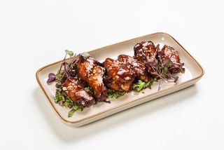 Хрустящие куриные крылышки с соусом BBQ