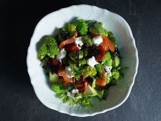 Салат з лососем та броколі (330g)