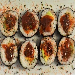 Futomaki De Atún Picante Y Aguacate (8 Uds.)