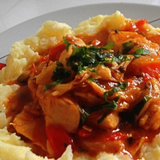 Пилешка кавърма с картофено пюре