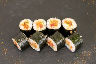 Хосомаки спайси туна (8бр - 110г)