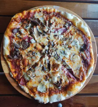 Pizza Capricciosa
