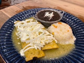 Enchiladas de Verdes de Pollo