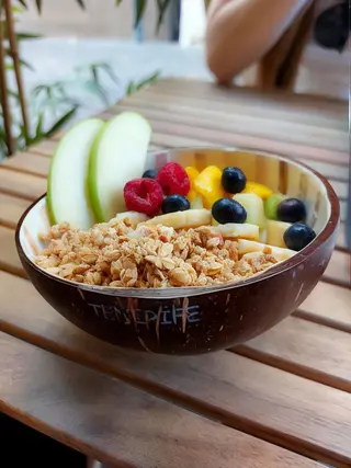 Yogurt bowl