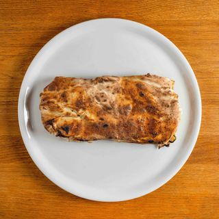 Pagnottiello con salsiccia, friarielli e provola di bufala