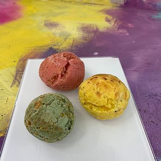 Bola De Queso De Curcuma