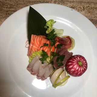 18. Sashimi misto 15 pezzi