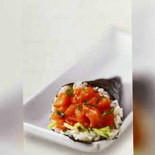 SPICY SALMON temaki