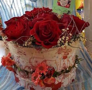 Cajas De Rosas Rojas