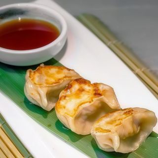 30. Gyoza di carne - 4 pezzi