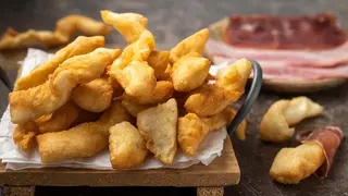 Straccetti - di pizza fritta