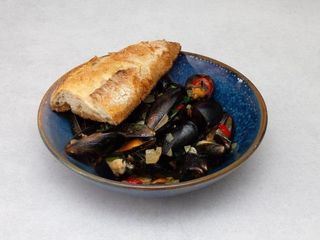 Mule w sosie z białego wina 500g