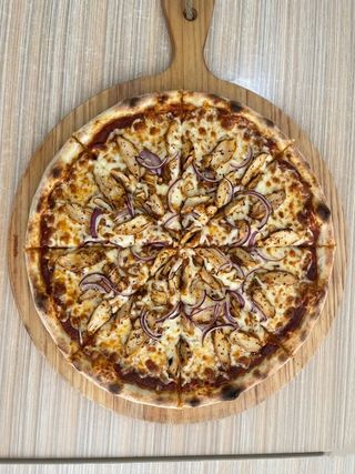 Pizza de Carne de Frango Kebab