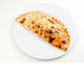 Pizza Calzone Y Ternera (Mediana)