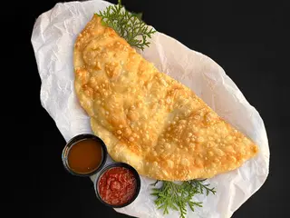 Велетень: свинина, яловичина, сир, томати (480g)