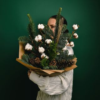 Buchet cu bumbac, brad si conuri