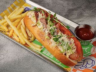 ХОТ-ДОГ В СТИЛІ ЦЕЗАРЬ (300/40g)