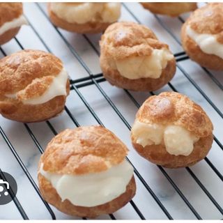 Profiteroles con nata