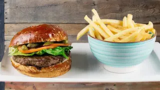 Burger Classic + Coca-Cola Combo