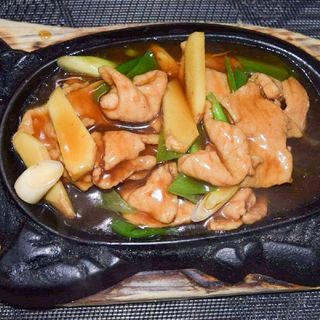 80. Maiale con patate alla piastra