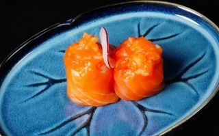 Gio Spicy Salmón (2 Pzs.)