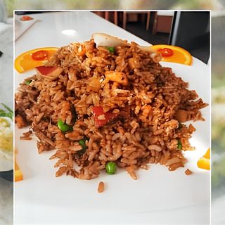 24 Pržena riža sa morskim plodovima