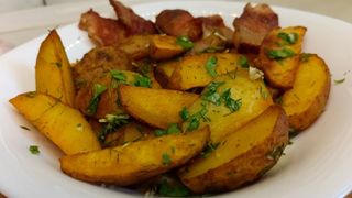 Картопля по-селянськи (200 / 30 г)