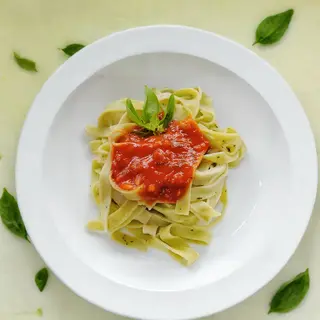 Tagliatelle Tomate Basilic